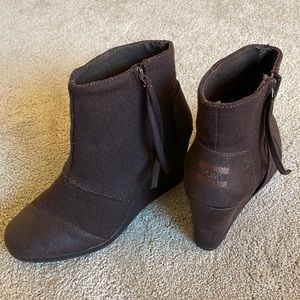 Toms Brown boot wedges size 9